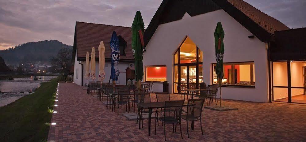 Hotel Vír Exterior foto